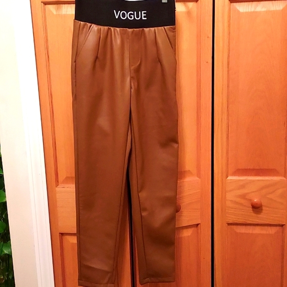 MOCHY Faux Leather - Picture 2 of 12